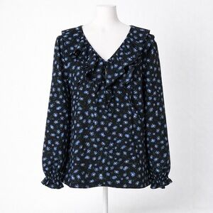 21. NWT LOFT Black Floral Textured Top (L)